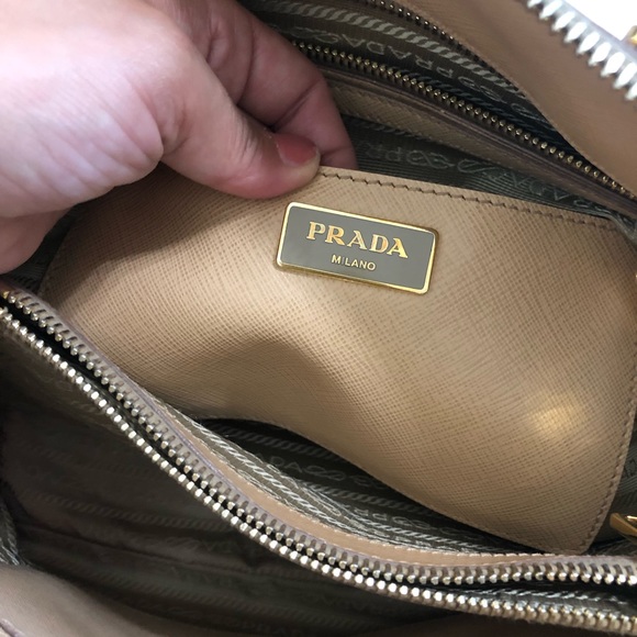 Prada Zip Wallet and Promenade Suffiano Lux Medium Satchel - Picture 4 of 16
